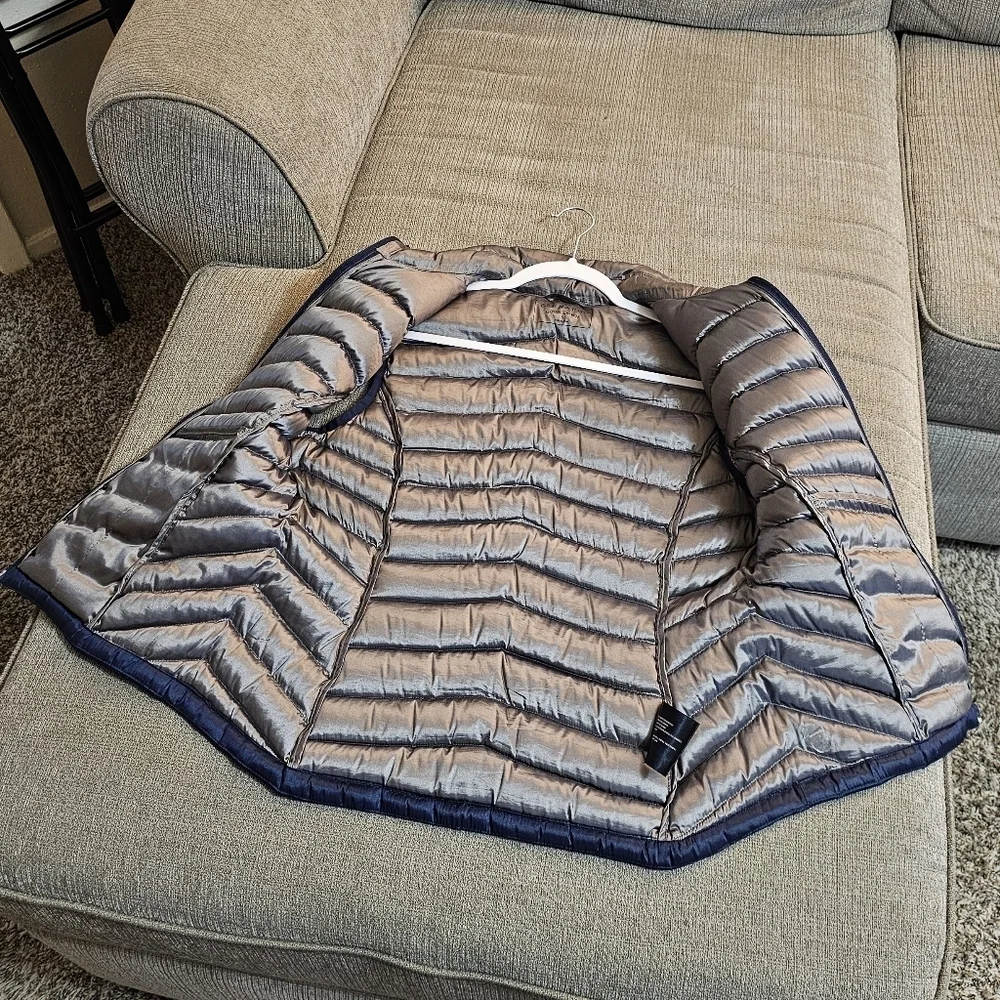 Bernardo Goose Down Dark Blue Gray Outdoor Cozy Puffer Vest Size Small - Picture 5 of 7